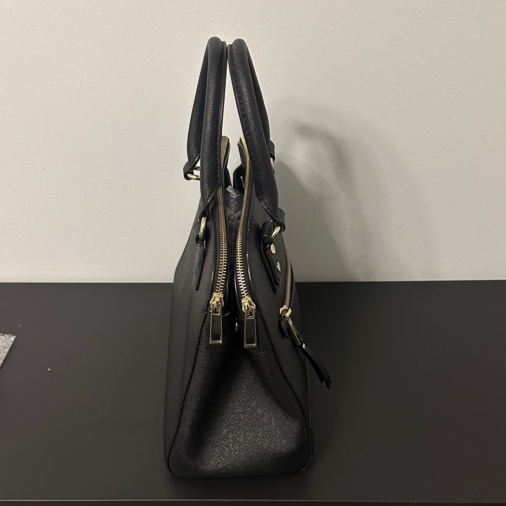Aldo Elegant Black Handbag w Gold Hardware. NWOT. - Picture 3 of 16